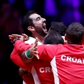 La selección de Croacia celebra con Cilic su victoria ante Pouille La selección de Croacia celebra con Cilic su victoria ante Pouille