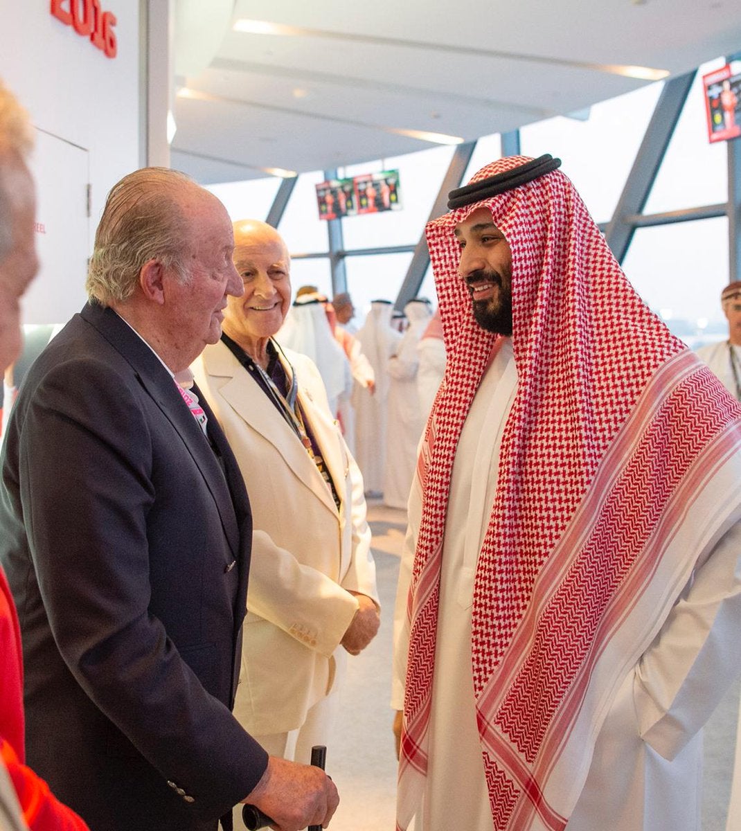 El rey Juan Carlos se fotografía con el príncipe heredero saudí en medio de la polémica por el asesinato de Khashoggi El rey Juan Carlos se fotografía con el príncipe heredero saudí en medio de la polémica por el asesinato de Khashoggi
