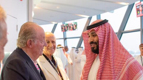 El Rey Juan Carlos se fotograf&iacute;a con el pr&iacute;ncipe heredero saud&iacute; 