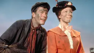 Dick Van Dyke y Julie Andrews en 'Mary Poppins'.