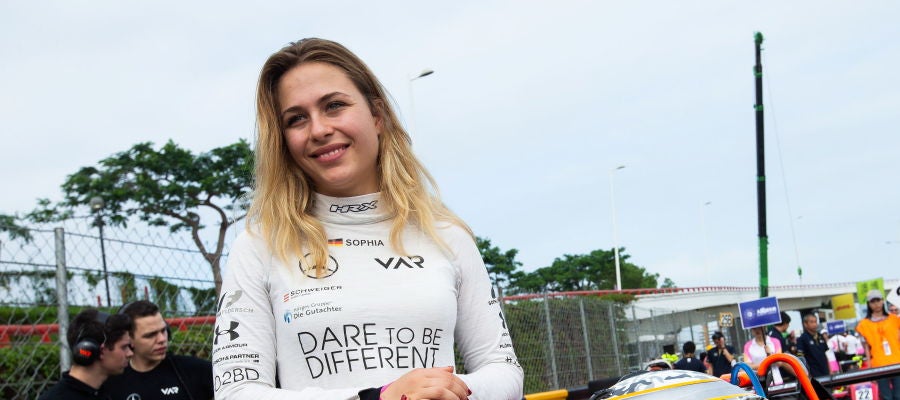 Sophia Floersch antes de disputar el Gran Premio de Macao Sophia Floersch antes de disputar el Gran Premio de Macao