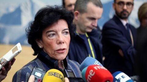 Isabel Cela&aacute; ante los medios de comunicaci&oacute;n