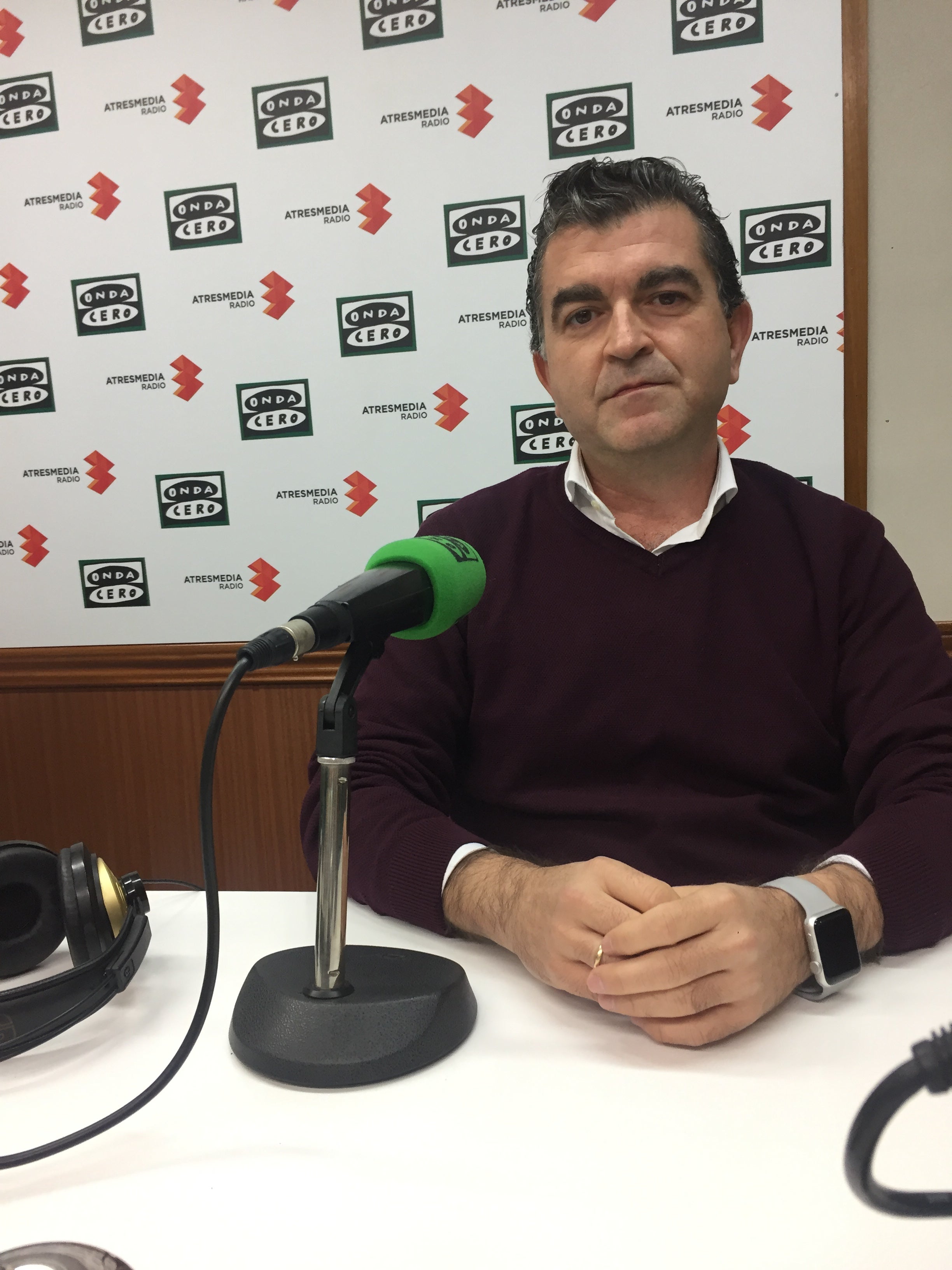 Entrevista en Ciudad Real en la Onda al Doctor Luis Ayala. Entrevista en Ciudad Real en la Onda al Doctor Luis Ayala.