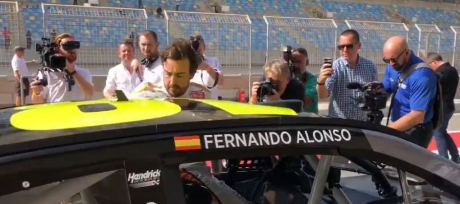 laSexta Deportes (26-11-18) Fernando Alonso se sube al Chevrolet ZL1 de la NASCAR en Baréin laSexta Deportes (26-11-18) Fernando Alonso se sube al Chevrolet ZL1 de la NASCAR en Baréin