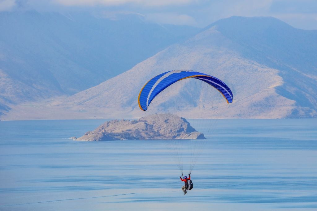 Virtudes, con 92 años cumple su sueño de tirarse con parapente: "Si Dios quiere lo volveré a hacer" Virtudes, con 92 años cumple su sueño de tirarse con parapente: "Si Dios quiere lo volveré a hacer"