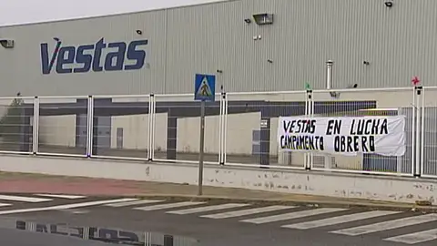 El Gobierno llega a un acuerdo con la compañía española Network Steel para crear nuevos empleos en Vestas El Gobierno llega a un acuerdo con la compañía española Network Steel para crear nuevos empleos en Vestas
