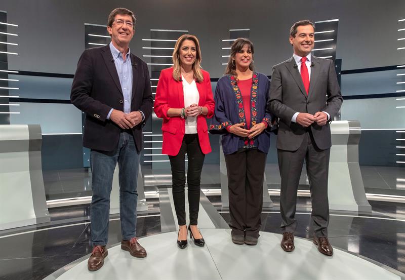 Los principales candidatos pasan el día de reflexión en familia tras protagonizar los últimos mítines de campaña Los principales candidatos pasan el día de reflexión en familia tras protagonizar los últimos mítines de campaña