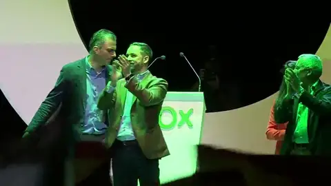 La "cabalgada" de Vox en Andalucía protagoniza el final de la campaña La "cabalgada" de Vox en Andalucía protagoniza el final de la campaña