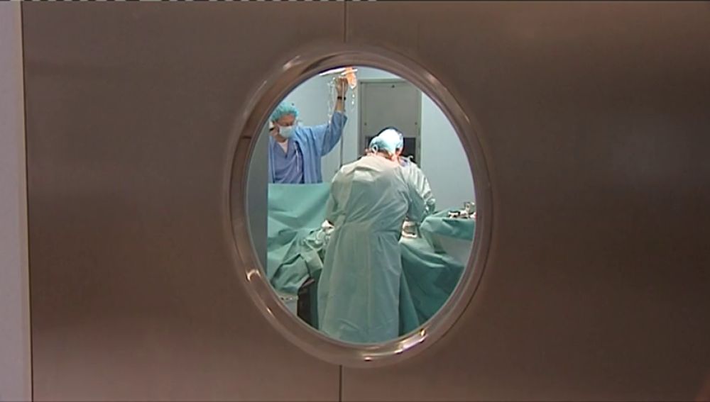 El servicio andaluz de salud tendrá que pagar 25.000€ a un paciente por operarle el tobillo equivocado