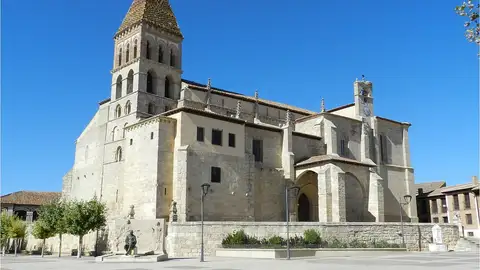 Iglesia de Santa Eulalia en Paredes de Nava Iglesia de Santa Eulalia en Paredes de Nava