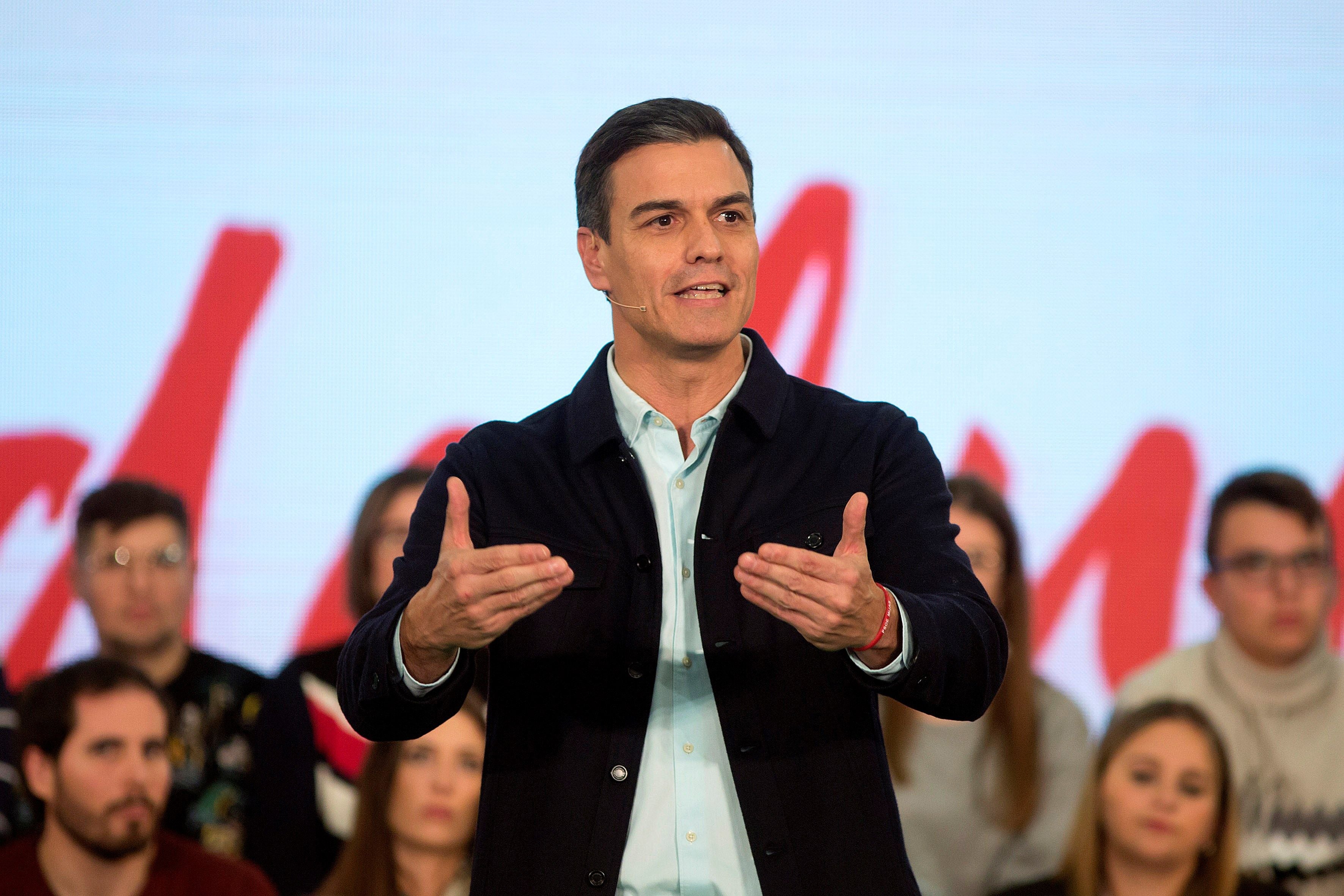 Sánchez defiende que Gallardo entre la Asamblea de Extremadura, igual que Feijóo hizo en el Senado Sánchez defiende que Gallardo entre la Asamblea de Extremadura, igual que Feijóo hizo en el Senado
