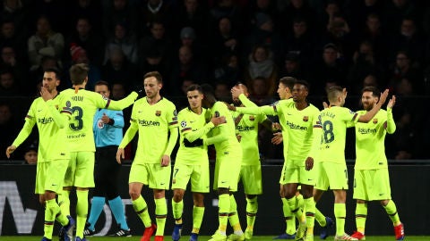 Los jugadores del Barcelona celebran un gol 