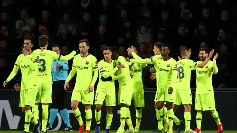 Los jugadores del Barcelona celebran un gol Los jugadores del Barcelona celebran un gol
