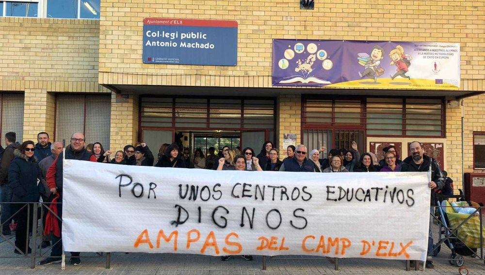 Concentración del Ampa del CP Antonio Machado de Torrellano