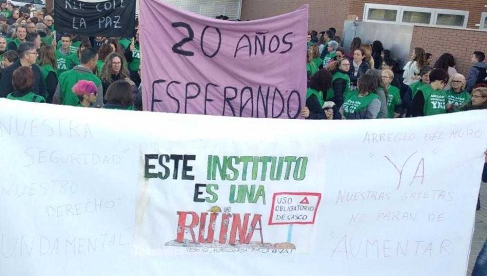 Concentración del Ampa del IES Torrellano de Elche