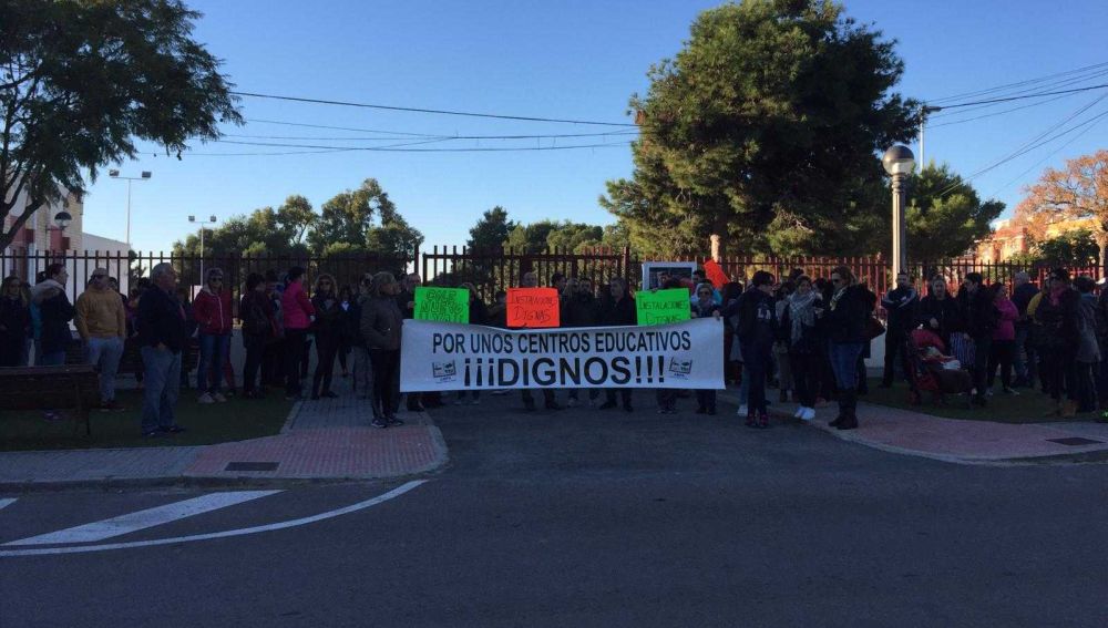 Concentración del Ampa del CP de la pedanía de El Altet de Elche