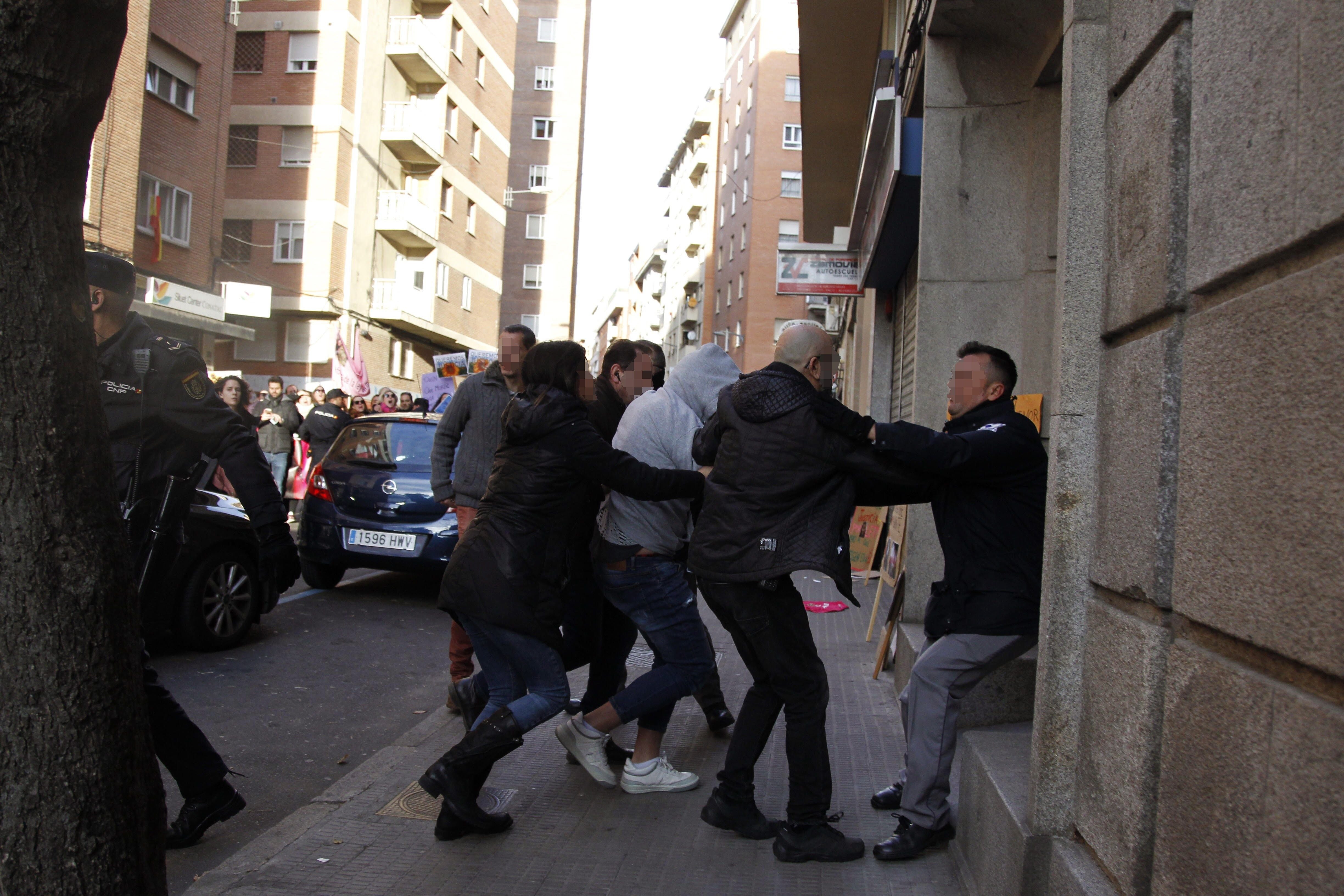 El menor de 16 años reconoce que violó y asesinó a Leticia Rosino El menor de 16 años reconoce que violó y asesinó a Leticia Rosino