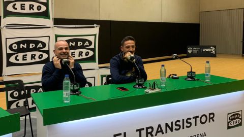 El entrenador Paco Mu&ntilde;oz y Jos&eacute; Morales. 