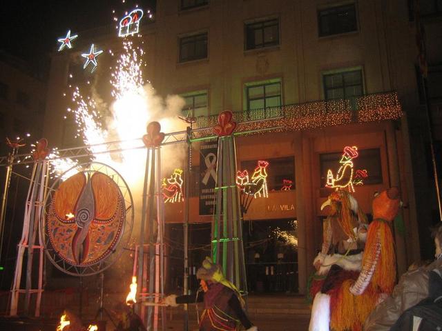 Vila-real dona la benvinguda al nadal amb l´encesa de la il-luminació Vila-real dona la benvinguda al nadal amb l´encesa de la il-luminació