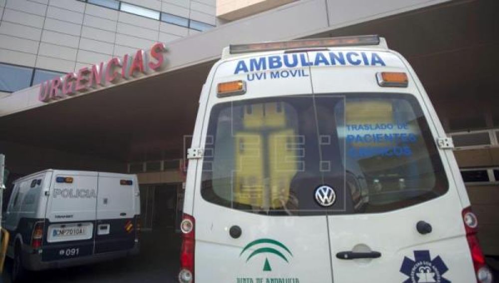 Imagen de archivo de una ambulancia en Andalucía.