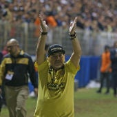 Maradona en un partido de los Dorados