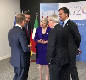 Los líderes europeos preparan el G-20 sin Merkel, que llegó tarde por fallos en su avión Los líderes europeos preparan el G-20 sin Merkel, que llegó tarde por fallos en su avión