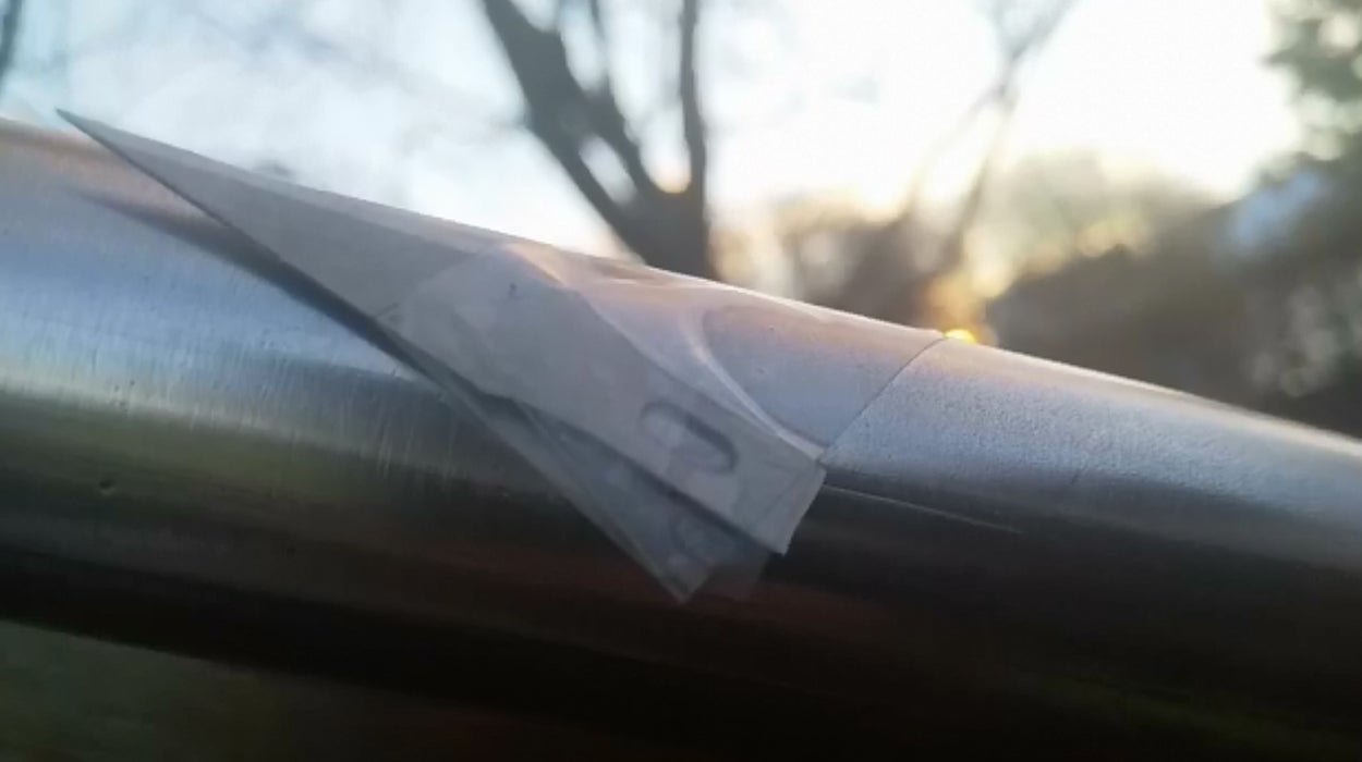 La policía británica alerta de la existencia de cuchillas en un tobogán infantil La policía británica alerta de la existencia de cuchillas en un tobogán infantil