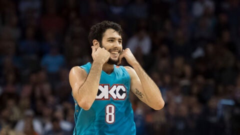&Aacute;lex Abrines celebra una canasta con los Thunder