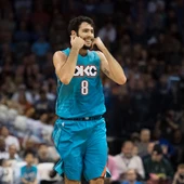 Álex Abrines celebra una canasta con los Thunder Álex Abrines celebra una canasta con los Thunder