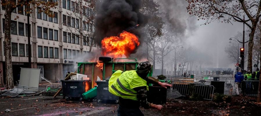 Tensión en París entre manifestantes y Policía