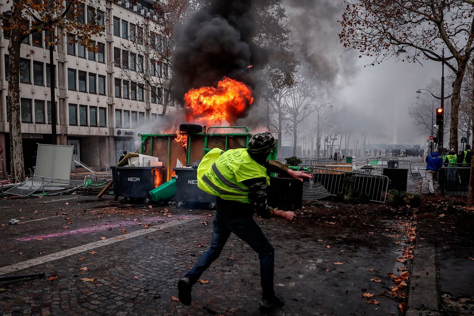 Hasta 107 detenidos en París en las protestas de los "chalecos amarillos" Hasta 107 detenidos en París en las protestas de los "chalecos amarillos"