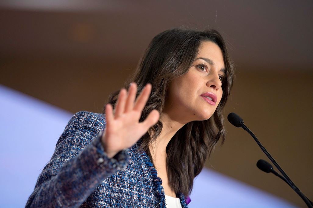 Arrimadas, a Sánchez: "Una carta no frena la amenaza de Torra a la vía eslovena" Arrimadas, a Sánchez: "Una carta no frena la amenaza de Torra a la vía eslovena"