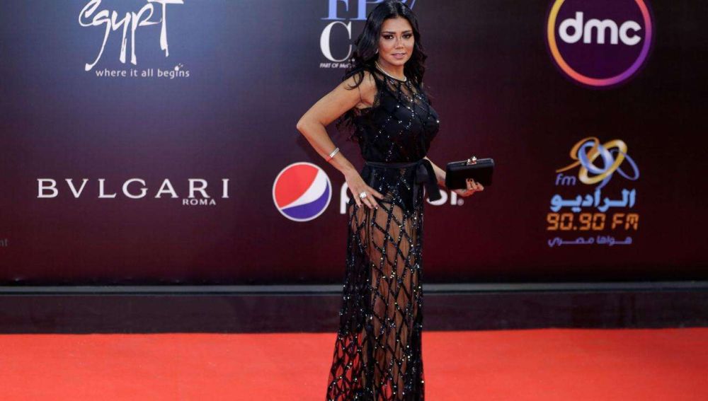 Imagen de la actriz Rania Youssef en el Festival de Cine de El Cairo