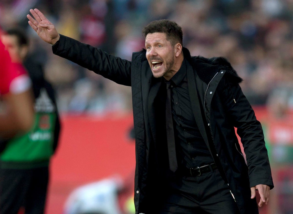 El Atlético empieza a sentar las bases de la renovación de Simeone: hasta 2022 y cobrará más que Griezmann El Atlético empieza a sentar las bases de la renovación de Simeone: hasta 2022 y cobrará más que Griezmann