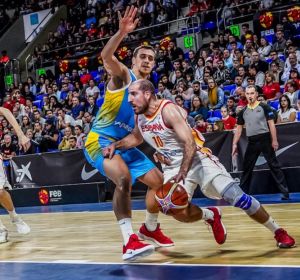 Momento del duelo entre España y Ucrania Momento del duelo entre España y Ucrania