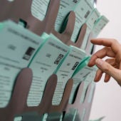 Papeletas electorales en Andalucía