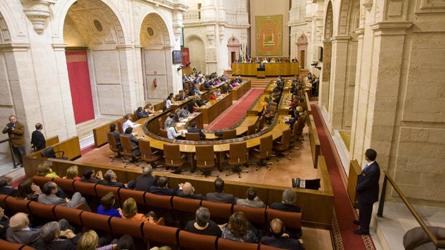 Las preguntas de Amón: "¿No es insólito que la aprobación de los presupuestos de Andalucía haya dependido de la política madrileña?" Las preguntas de Amón: "¿No es insólito que la aprobación de los presupuestos de Andalucía haya dependido de la política madrileña?"