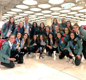 La selección española femenina sub17 en su llegada a Barajas La selección española femenina sub17 en su llegada a Barajas