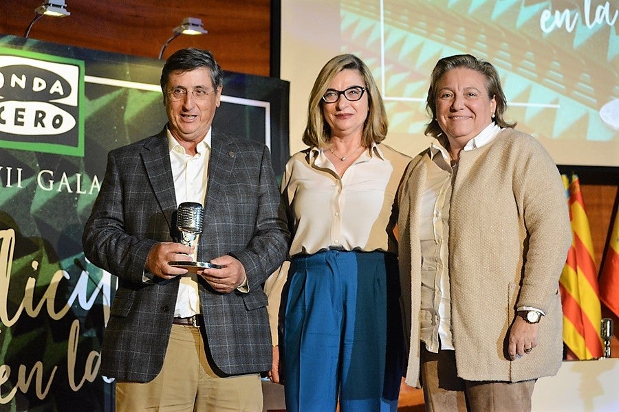 Los diez años favoreciendo el talento y la innovación dan el premio Ilicitanos en la Onda al Parque Científico de la UMH Los diez años favoreciendo el talento y la innovación dan el premio Ilicitanos en la Onda al Parque Científico de la UMH