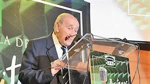Manolo Jaén durante la gala de los VII Premios Ilicitanos en la Onda Manolo Jaén durante la gala de los VII Premios Ilicitanos en la Onda