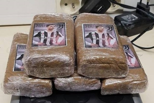 Incautan en Francia medio kilo de cannabis con la imagen de Cristiano Ronaldo Incautan en Francia medio kilo de cannabis con la imagen de Cristiano Ronaldo