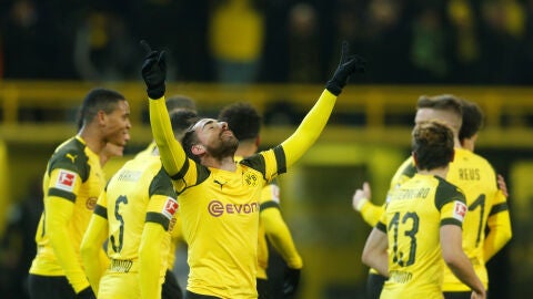 Paco Alc&aacute;cer celebra su gol ante el Werder Bremen