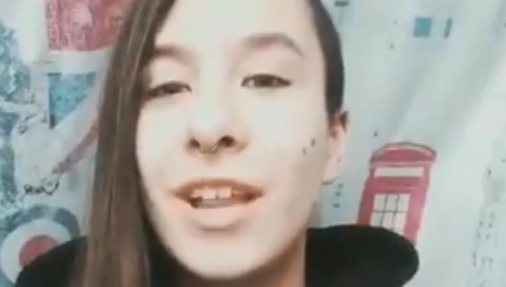 Una joven muestra "la belleza del euskera" en un vídeo de un minuto