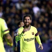 Leo Messi celebra un tanto con Luis Suárez