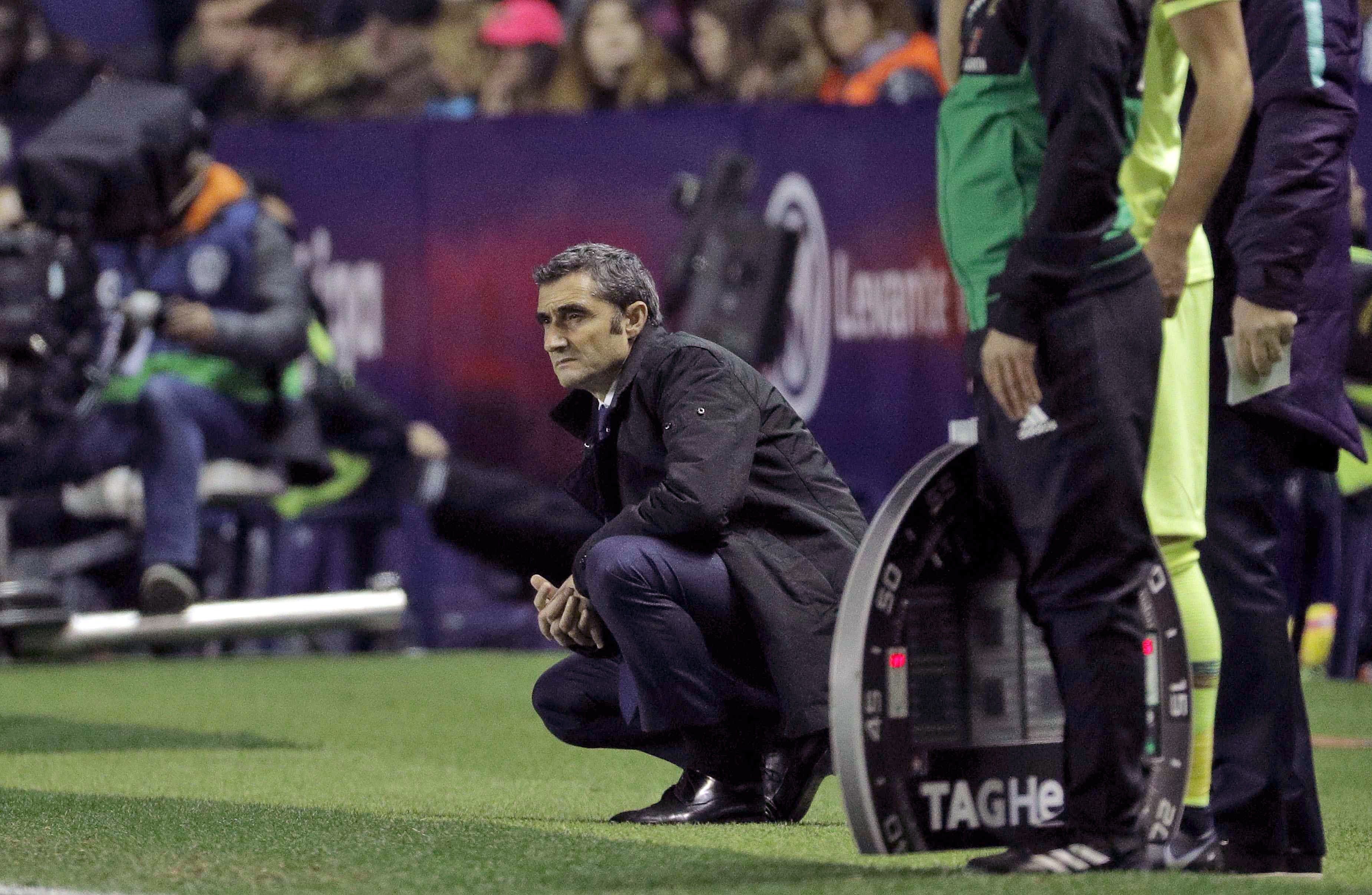 Valverde, sobre Messi: "Sí, se acaban los calificativos, pero tenemos la suerte de que juega con nosotros" Valverde, sobre Messi: "Sí, se acaban los calificativos, pero tenemos la suerte de que juega con nosotros"