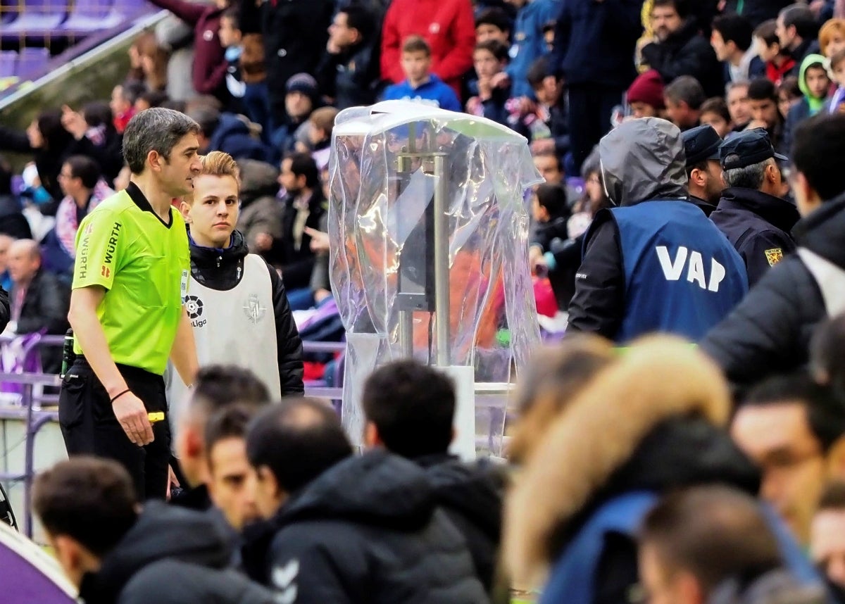 Problema de manos con el VAR: críticas por la falta de unanimidad del criterio arbitral Problema de manos con el VAR: críticas por la falta de unanimidad del criterio arbitral