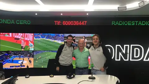Diego Vallejo y Óscar Fuertes junto a Pipo López en Radioestadio del motor Diego Vallejo y Óscar Fuertes junto a Pipo López en Radioestadio del motor