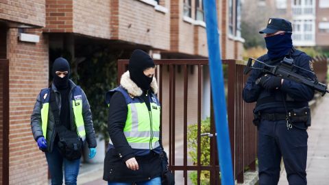 La Polic&iacute;a Nacional ha detenido en Vitoria a un presunto yihadista por pertenencia a organizaci&oacute;n terrorista y captaci&oacute;n.