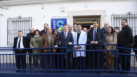 Garc&iacute;a-Page ha visitado la ampliaci&oacute;n del consultorio de Valenzuela
