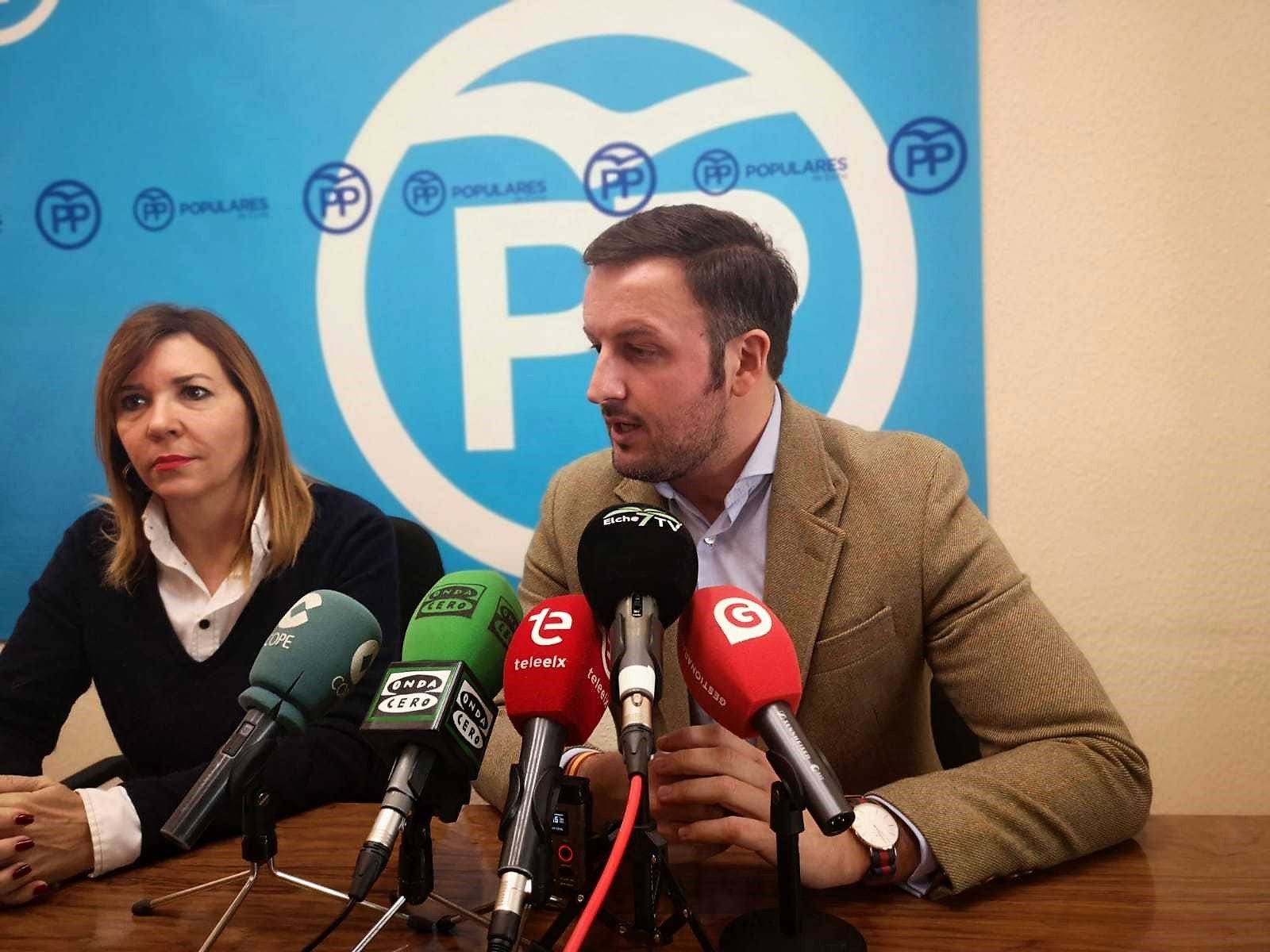 Mercedes Alonso deja la portavocía del PP en el Ayuntamiento de Elche pero Pablo Ruz deberá obtener el respaldo unánime de los concejales para hacerse con ella Mercedes Alonso deja la portavocía del PP en el Ayuntamiento de Elche pero Pablo Ruz deberá obtener el respaldo unánime de los concejales para hacerse con ella